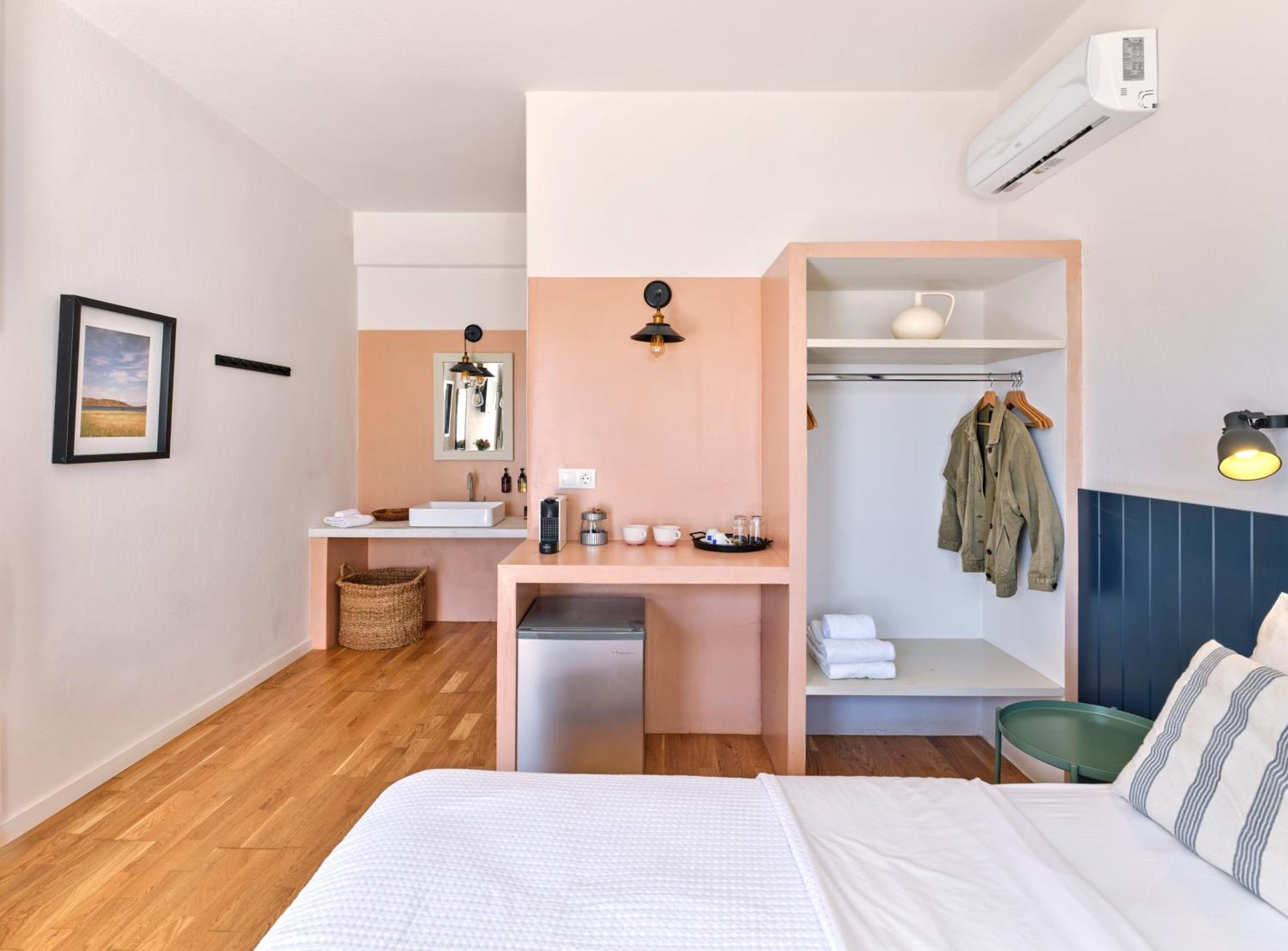 Magoo Suites Logaras Esterno foto