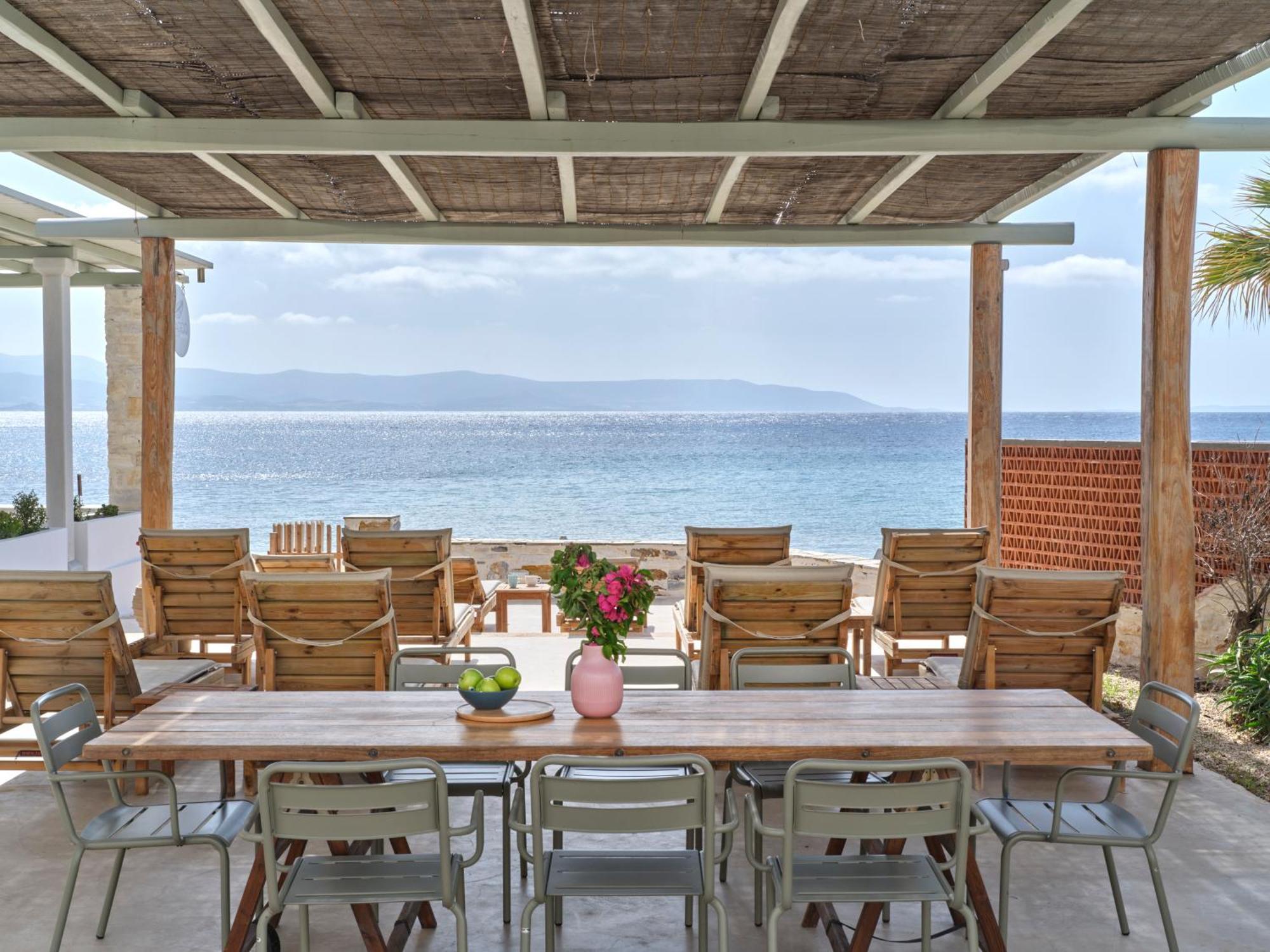 Magoo Suites Logaras Esterno foto