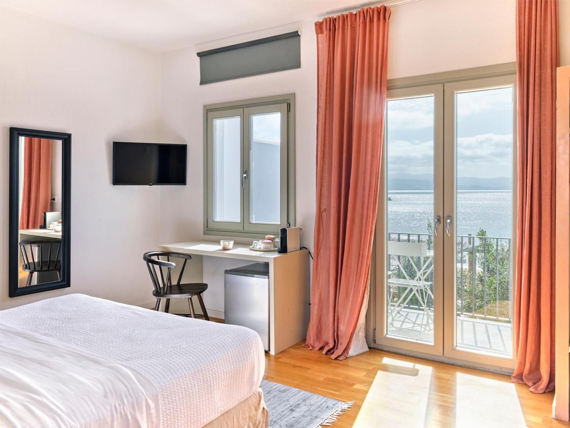 Magoo Suites Logaras Esterno foto