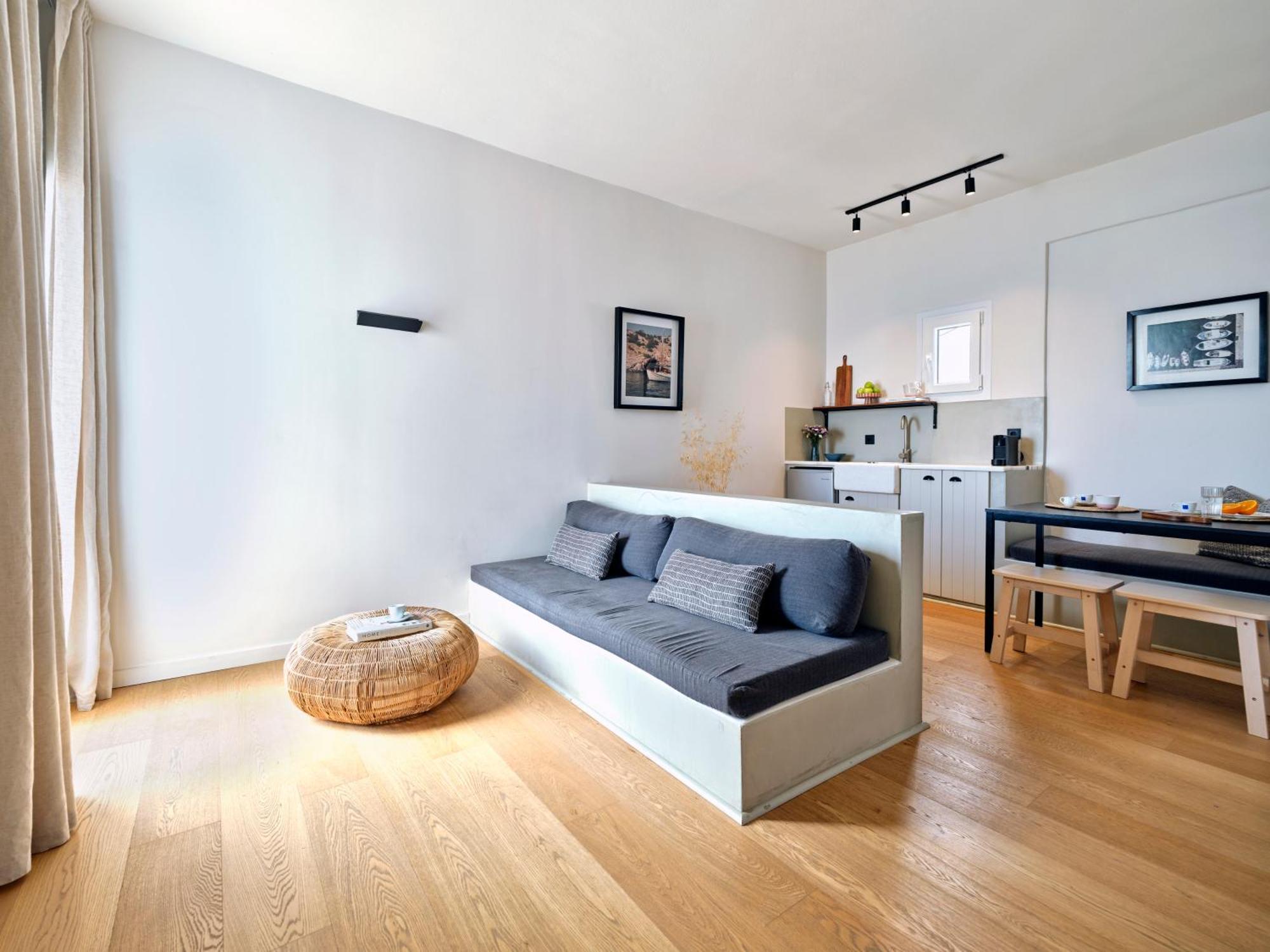 Magoo Suites Logaras Esterno foto
